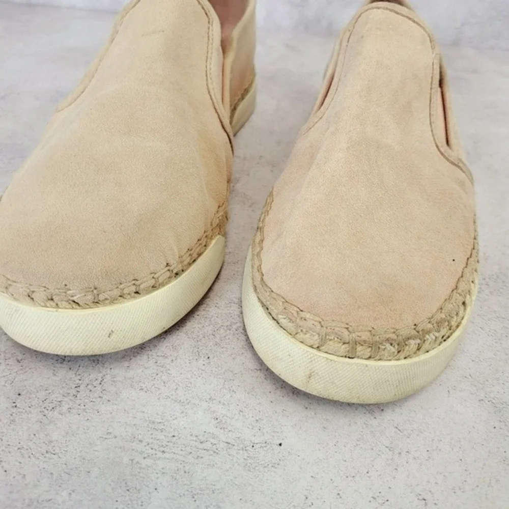 Coastal Chic Slip On Sneakers Womens 8 Nude‎ Neutral Suede Loafer VINCE CAMUTO